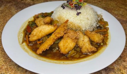 Křupavé kuře, jasmínová rýže