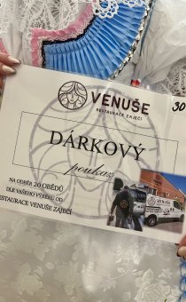 Náš poukaz jako hlavní cena na Krojovaném plese na Vrbici